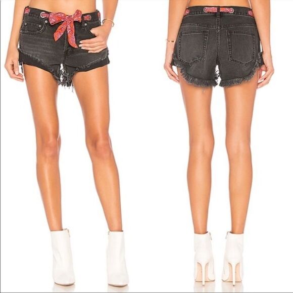 We The Free Sashed & Relaxed Short in Black - Picture 1 of 5